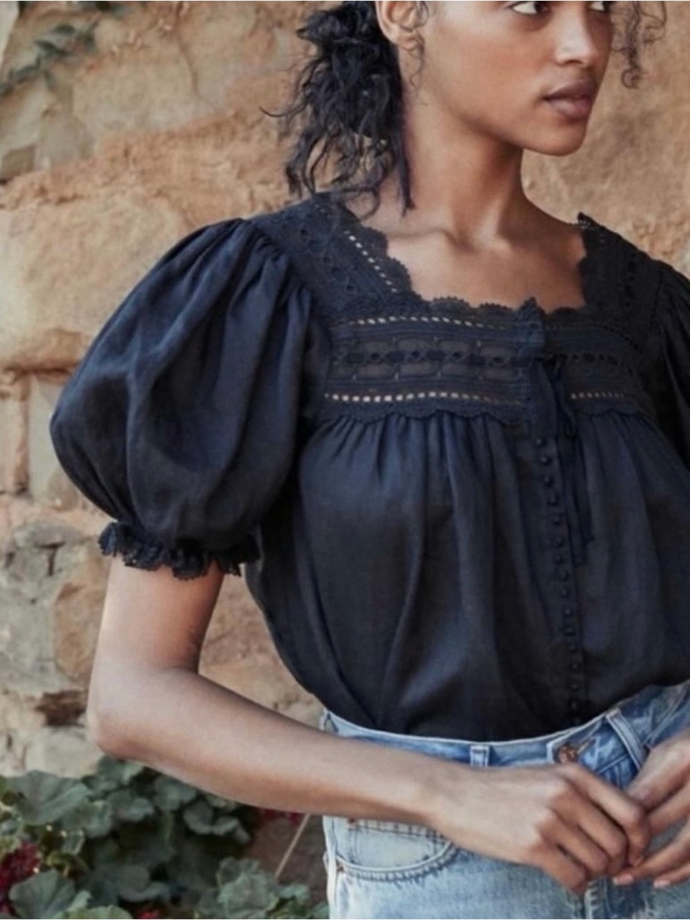 Doen Black Lace-Trim Puff Sleeve Blouse
